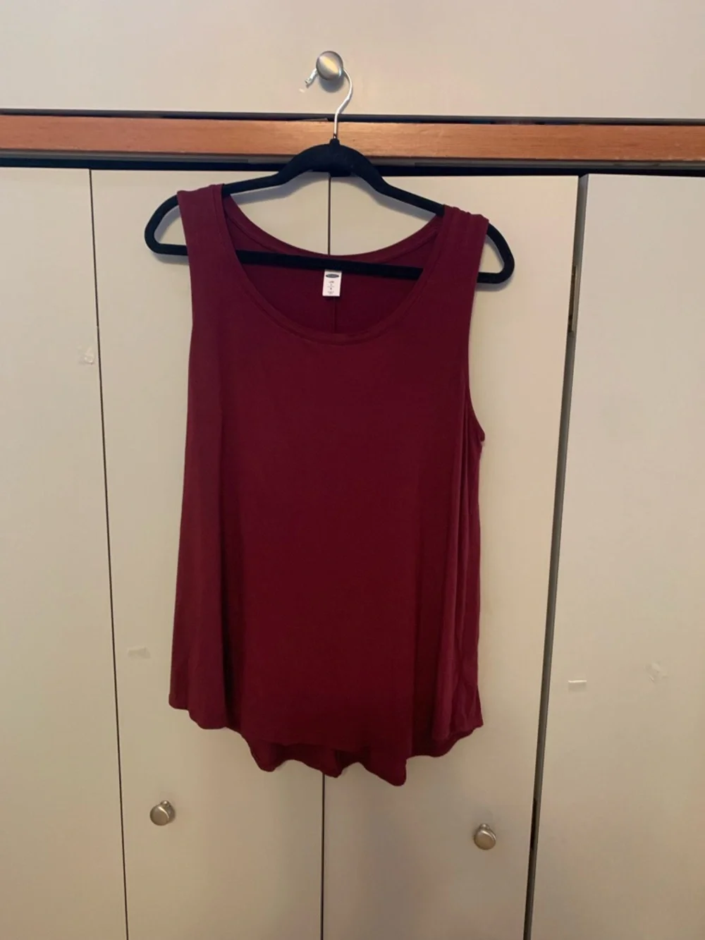 Old Navy Luxe Sleeveless Scoop Neck Tank Top - Burgundy - size Large - Picture 2 of 5